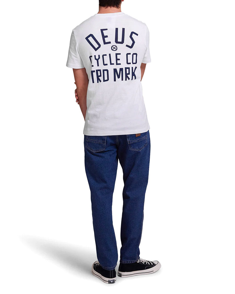 Camiseta Classics Regular Fit Peaces - Branca – Deus Ex Machina Brasil