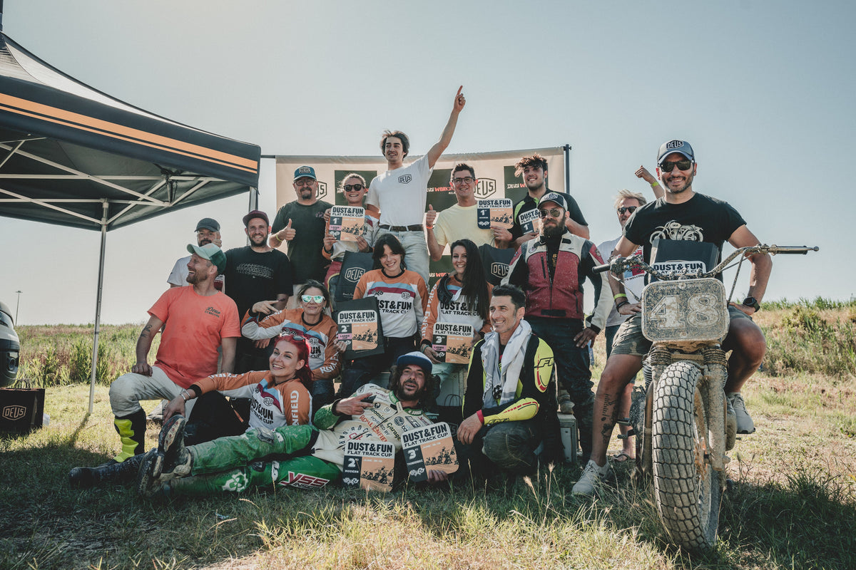 DUST & FUN - FIRST WEEKEND ON THE TRACK – Deus Ex Machina Brasil