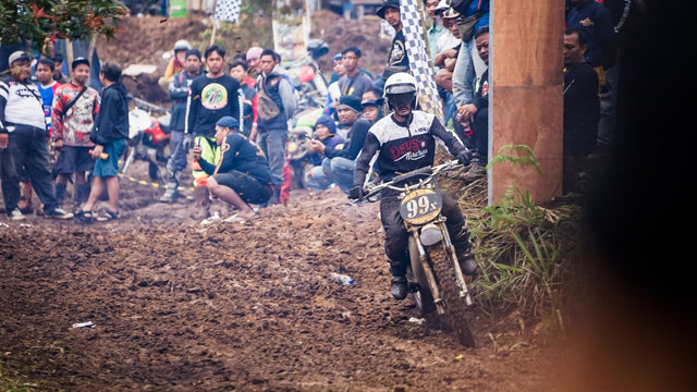 BAD WEATHER & BROKEN BONES. O 6° Tril Tua Arisan. Sandi Maulana