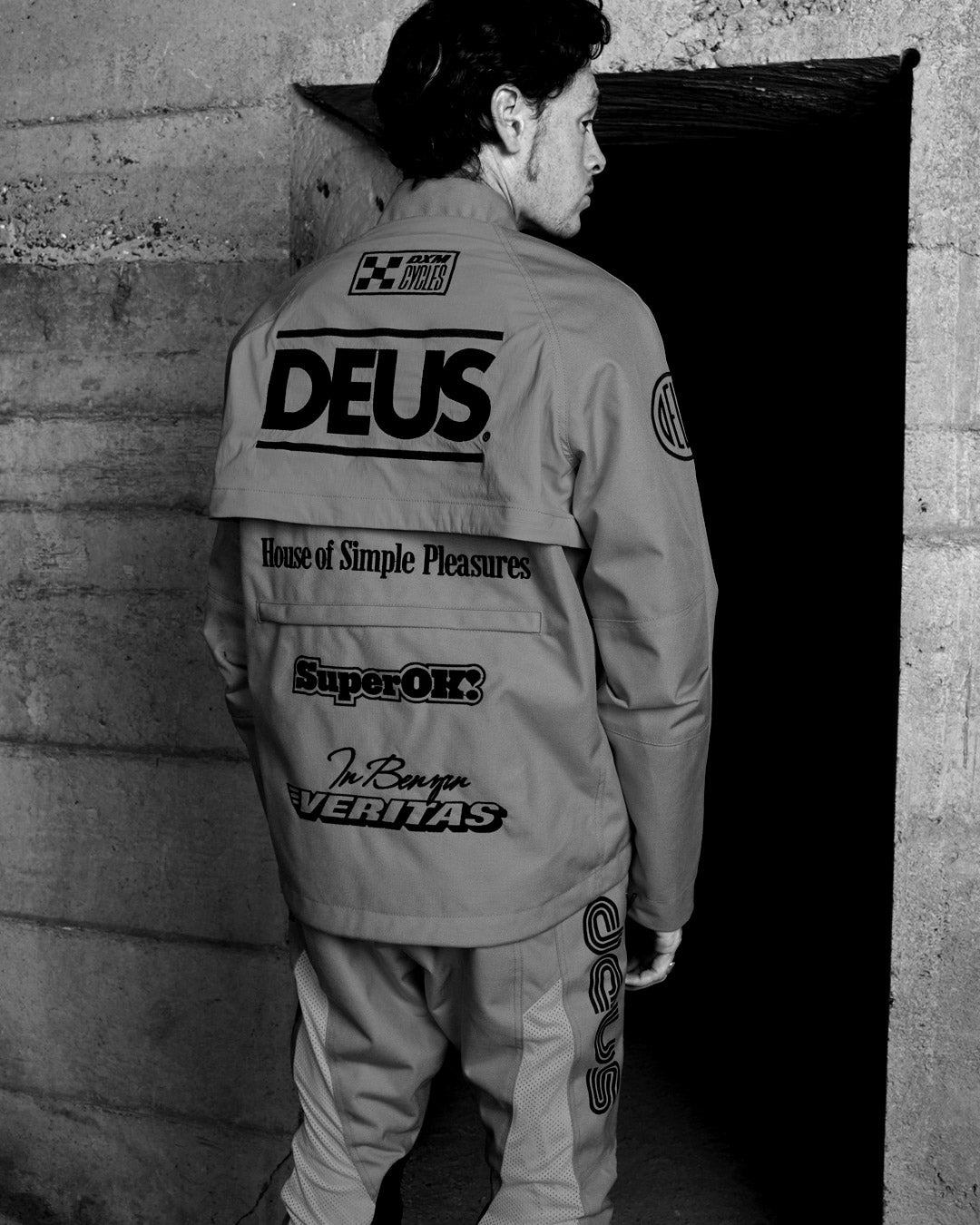 FLUX ✖︎Deus ex Machina SR Mサイズ Deus Ex Machina ® Brasil | Loja Oficial – Deus Ex Machina Brasil