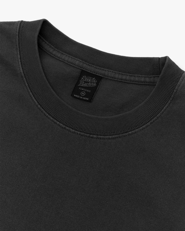 Camiseta Classics Box Fit Shield Garment Dyed - Preta